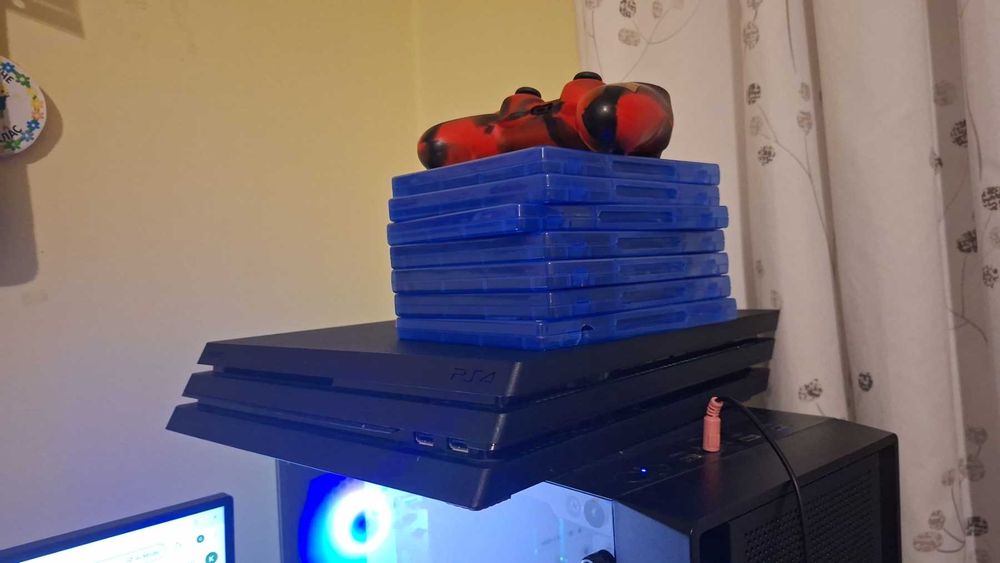 Конзола PS4 Pro 1 TB
