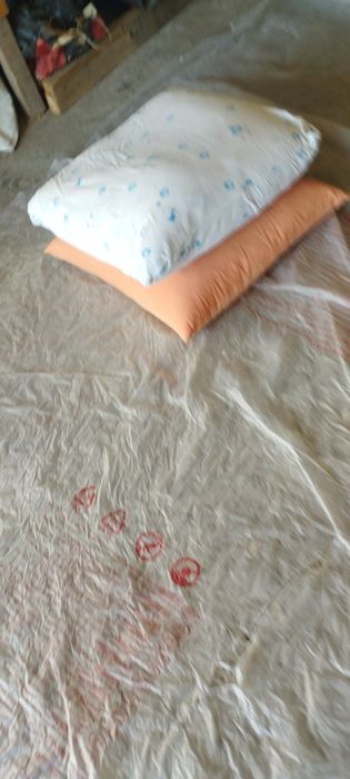 Продам матрасы и подушки.