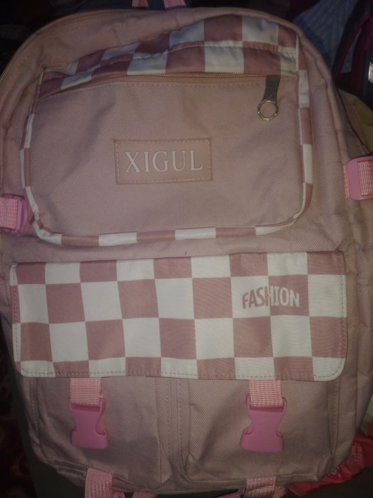 Продам рюкзаки по 2000 каждая