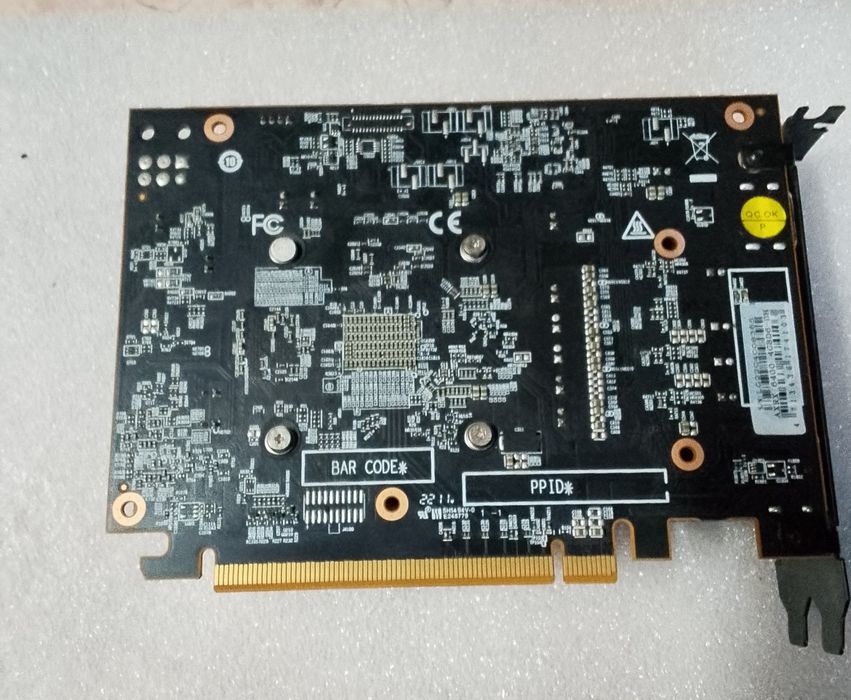 Видеокарта Radeon RX 6400