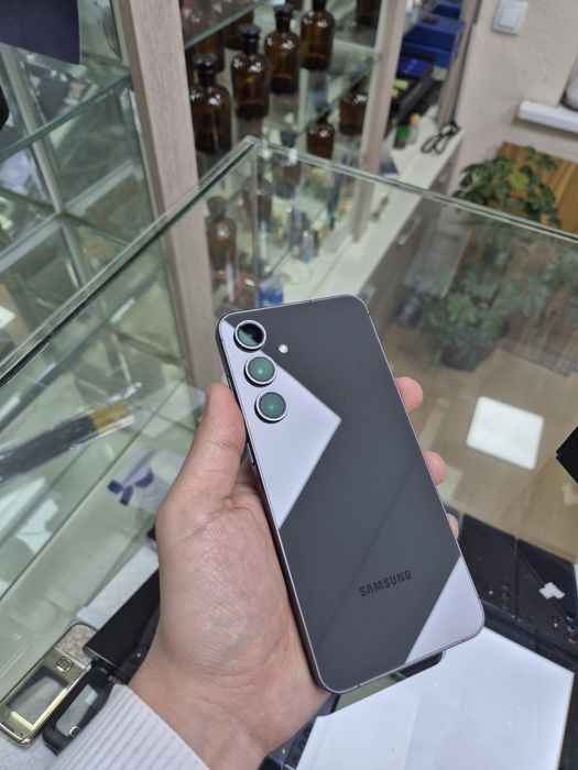 Samsung galaxy s24 8/256Gb orginal