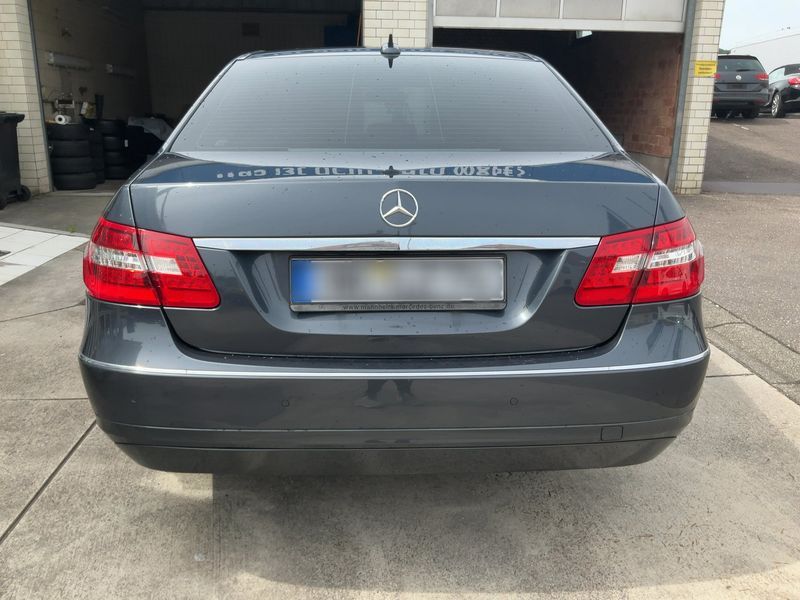 Mercedes-Benz E-Klasse E 220 CDI BlueEfficiency Avantgarde 2011