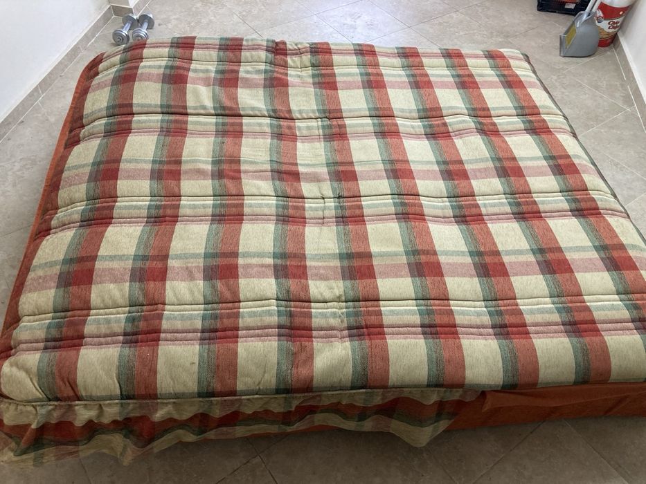 Разтегателен диван- легло.