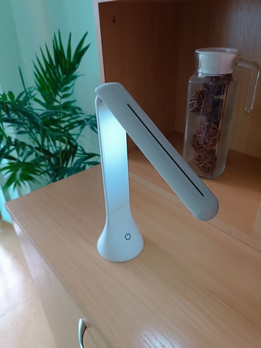 Led настолна лампа