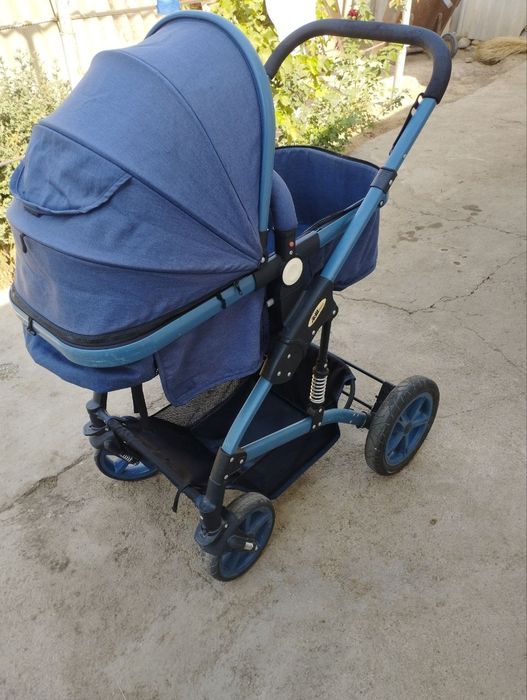 Detskiy kalyaska sotiladi