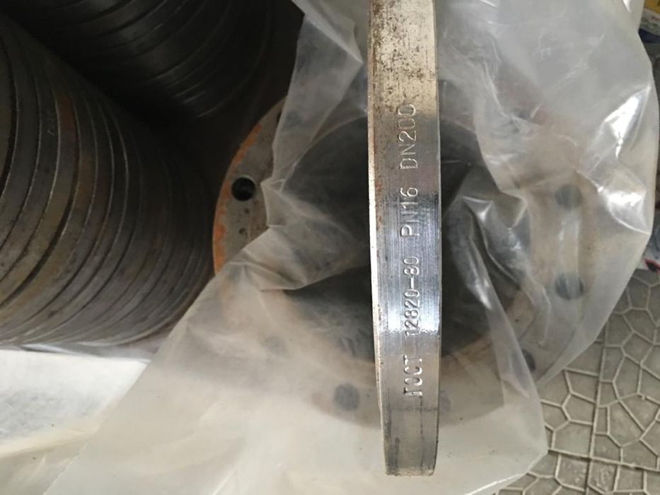 Продам фланцы в большом количестве