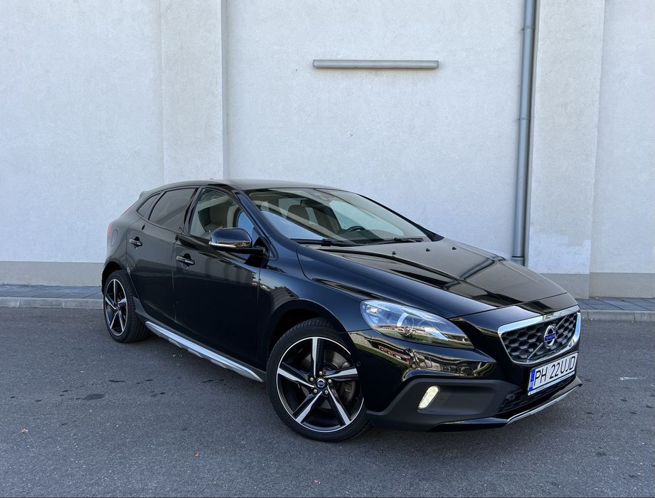 Volvo V40 Cross Country 5pistoane automata/piele/camera/panoramic