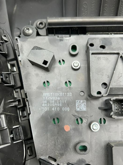 Consola centrala AM5T18K811BD Ford Focus 1.6 PowerShift (105 hp)