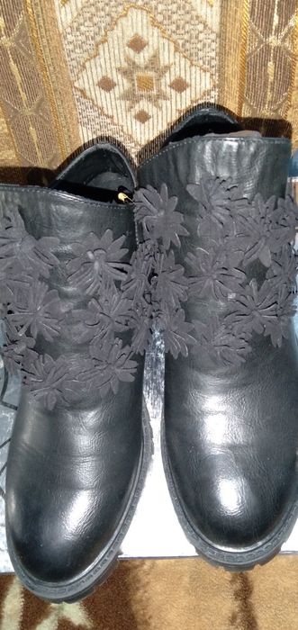 Сапожки женские .