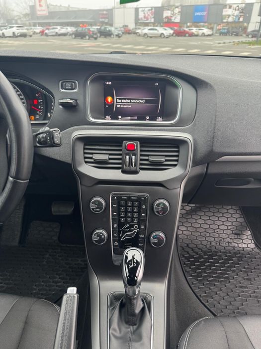 Volvo v40 2018 2.0 Diesel Automat