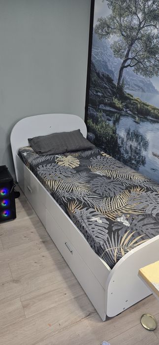 Продам односпальную кровать