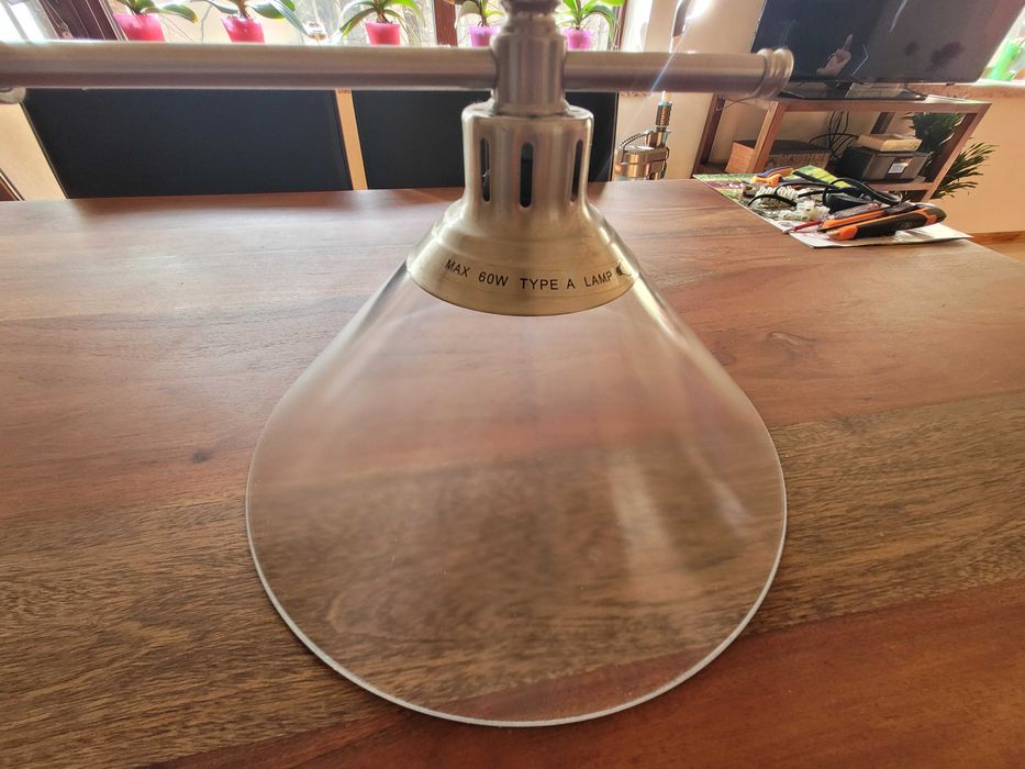 Продавам полилеи