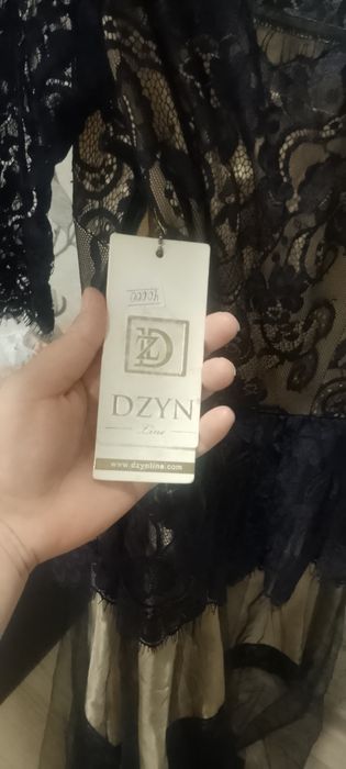 Продам 2 обсалютно новых платья