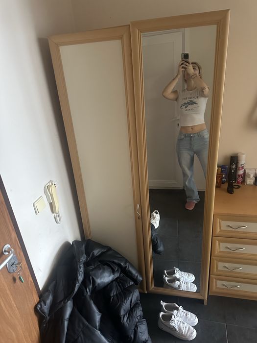 Гардероб с огледало - Идеален е! Само с счупена долна дъска