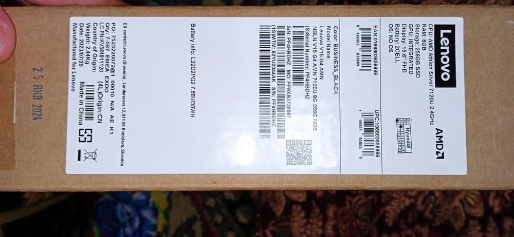 Notebook Lenovo qora