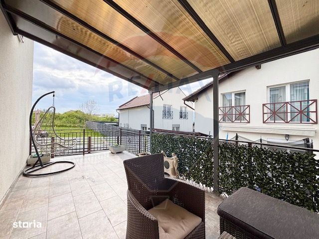 Casa moderna de vanzare in Bavaria Park cu priveliste la muntii Fagars