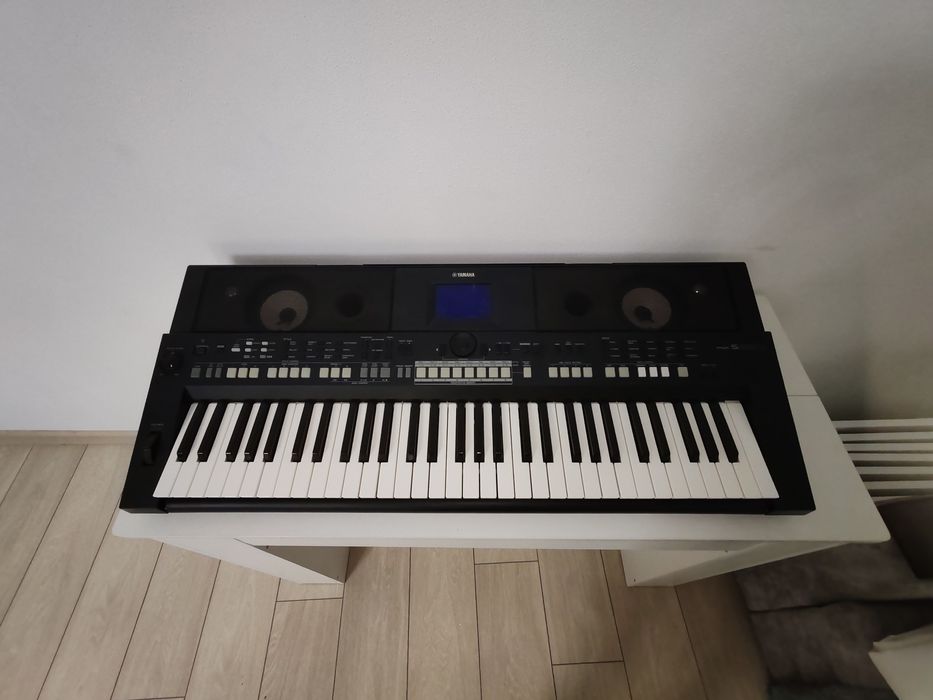 Продам ямаха синтезатор