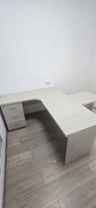Офисный стол. Стол руководителя