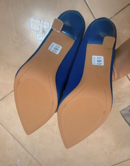 Pantofi noi cu toc marime 40