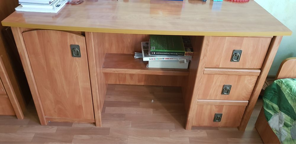 Продам мебель ждя подростка