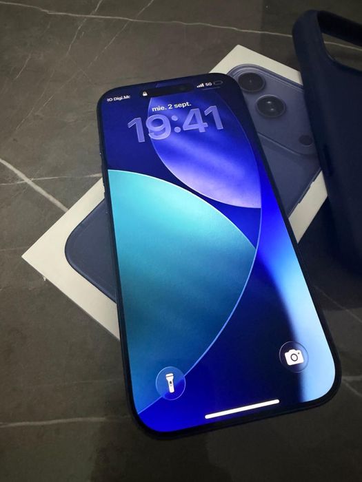 Iphone 17 Pro Deep Blue