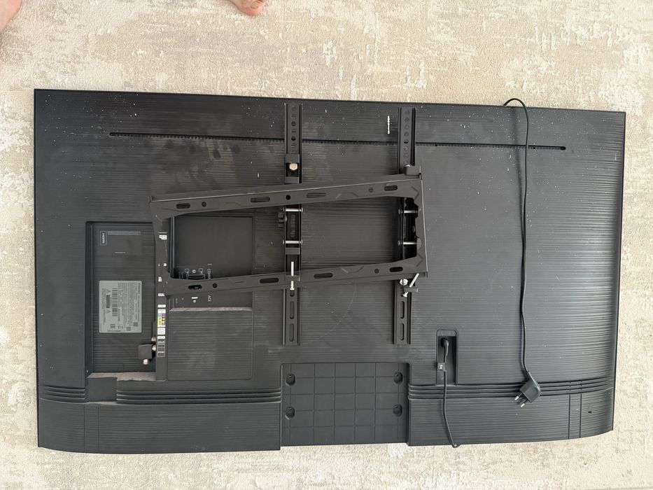 Телевизор Самсунг на запчасти.