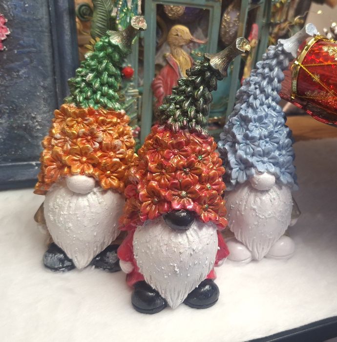 Коледни декорации и подаръци