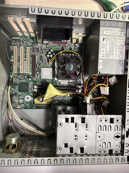 Стар компютър с windows xp