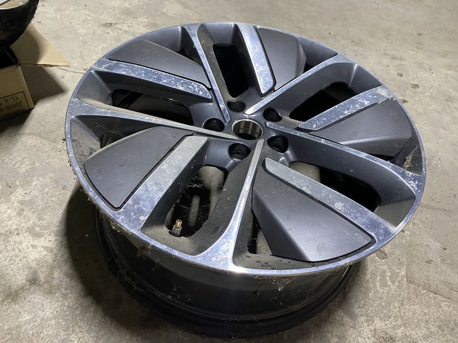 Диск от Lixiang L9 R21 оригинал