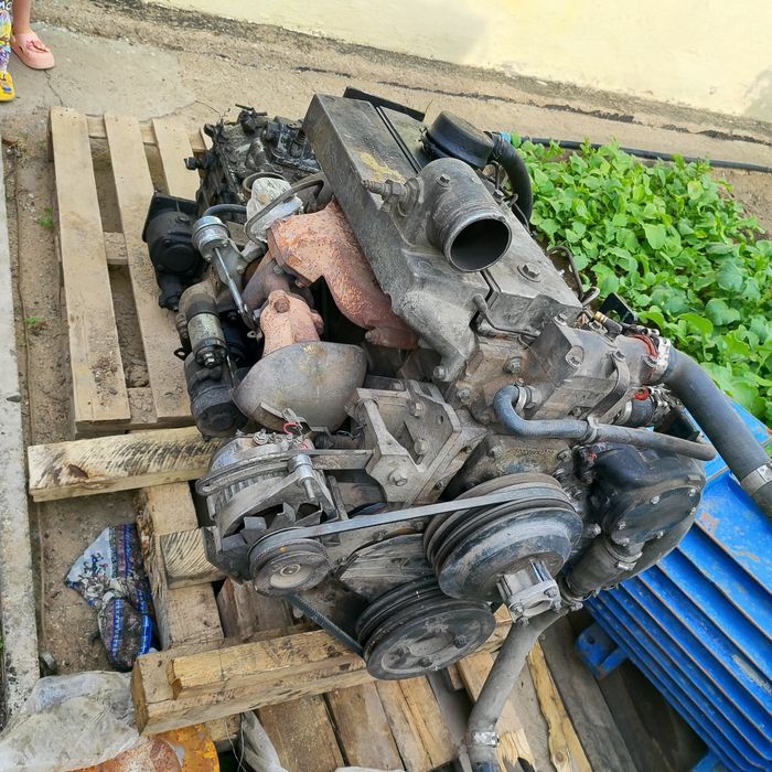 Два двигателя Перкинс