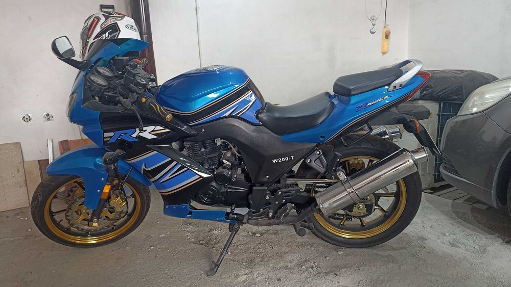 Пистов мотор чисто нов