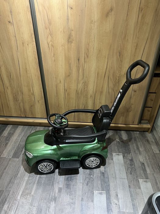 Продам детскую машину велосипед