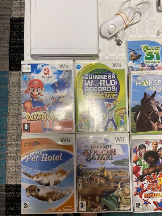 Consola Wii U de 8 GB + 10 Jocuri+ Maneta.