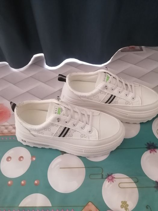 Продам новые 5300