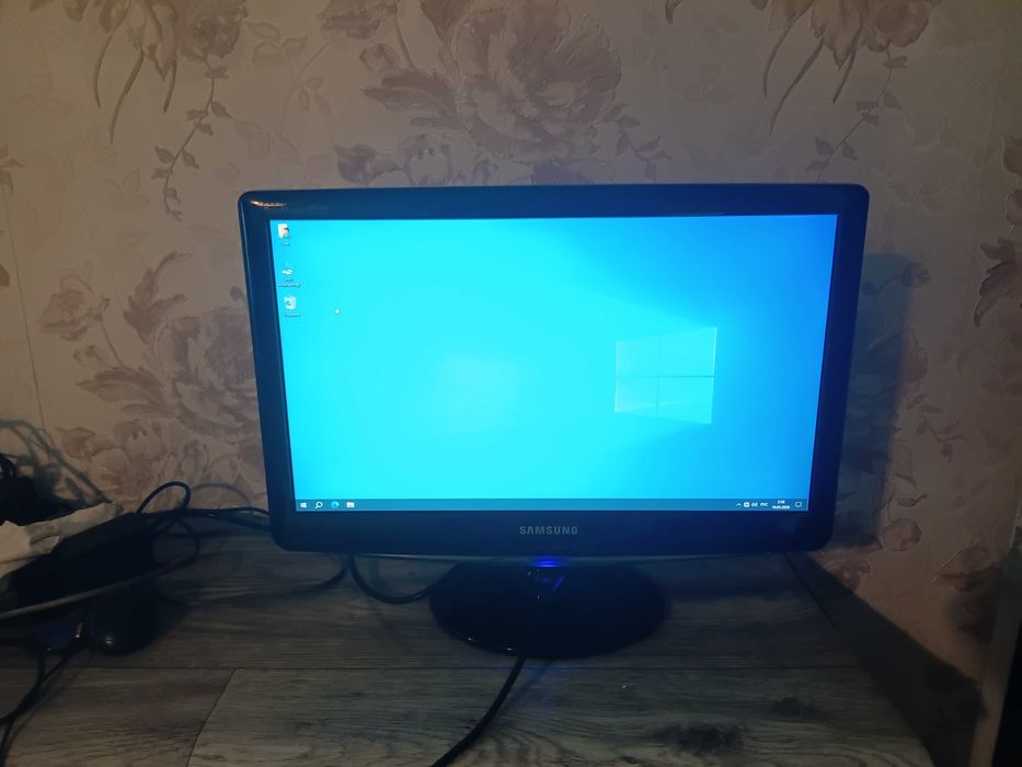 Монитор Samsung 20" диагональ