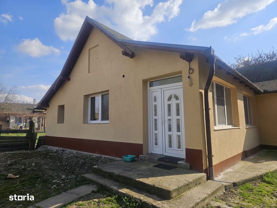 Casa renovata 3 camere, curte mare de 916 mp ] Salard