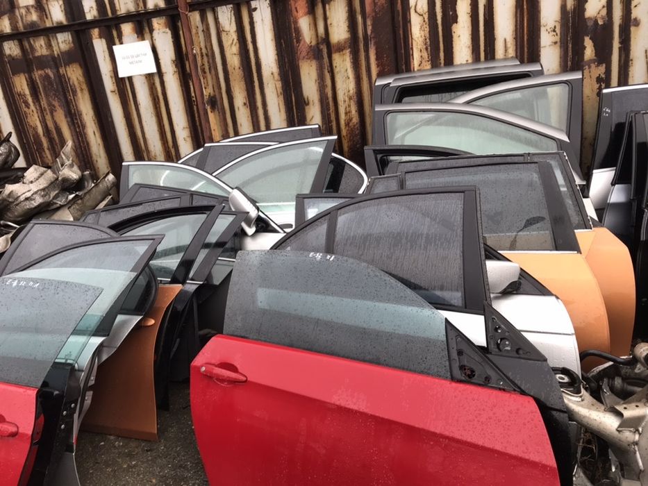 Продавам Врати за бмв