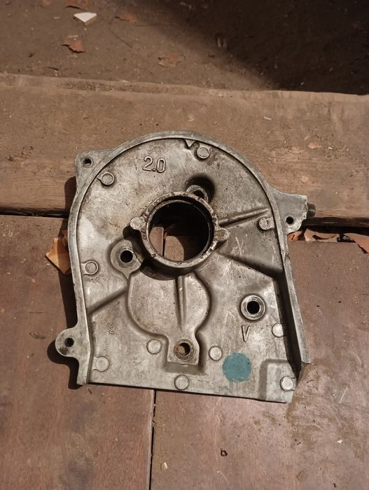 Продам запчасти на Мазда