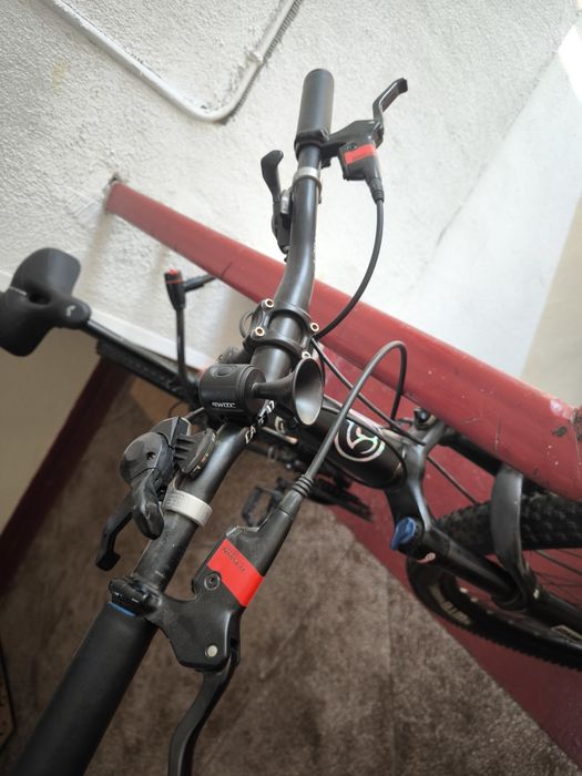 Vând bicicleta profesionala cu toți nunckhe prof de 29 inch
