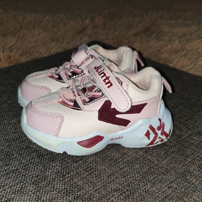 Обувь для девочек всё по 3000