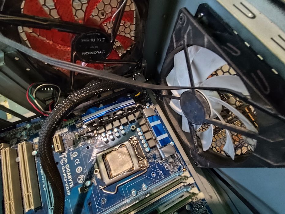 Vand, Calculator gaming Gigabyte