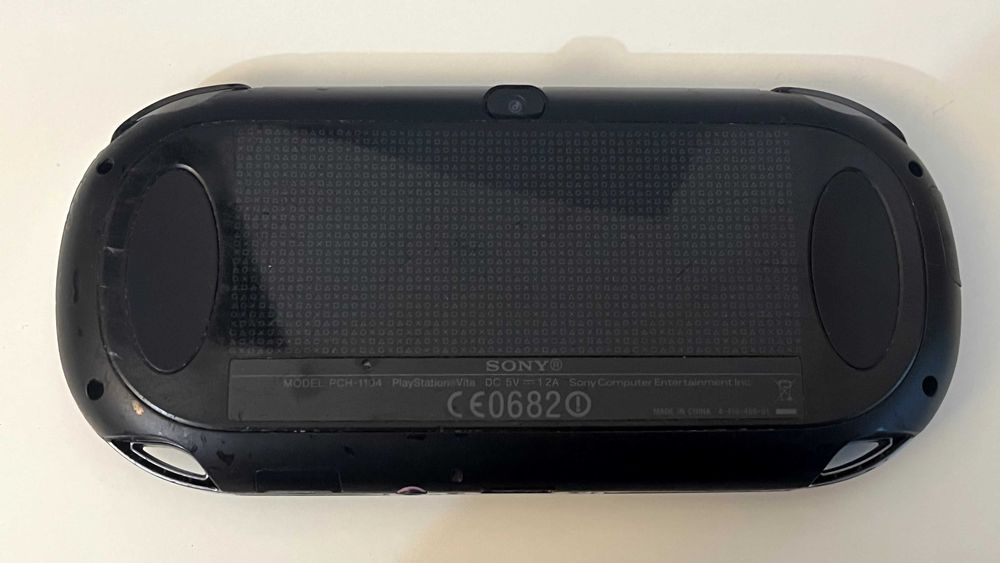 PS Vita OLED PCH-1104 modată - card 64GB, SD2Vita + husă