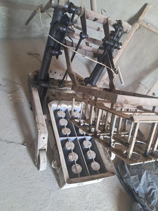 Shlakabulokni apart ishlab turibdi