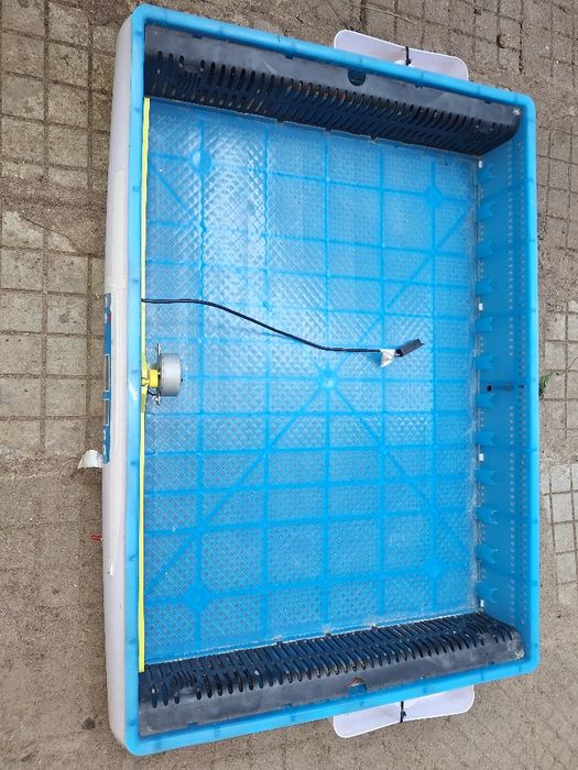 Инкубатор за 120 яйца  H-120