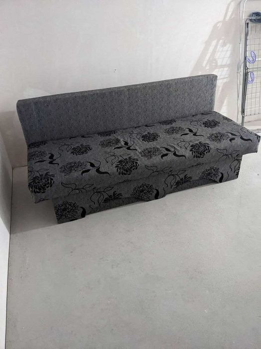 Диван с функция сън