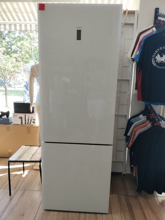 Frigider cu congelator Siemens KG49NSW30 – Stare impecabilă, 12 luni garanție