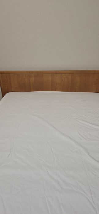 Продам кровать с матрасом