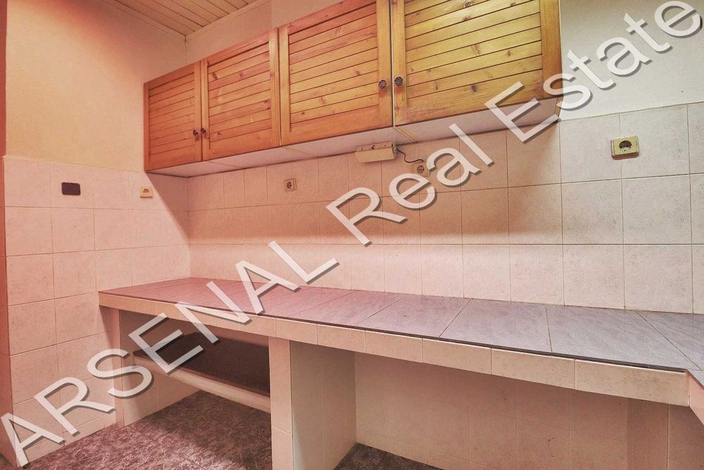 Магазин под наем, Бели Брези