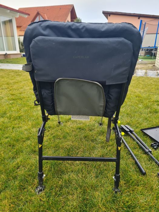 Vând scaun pentru pescuitul la feeder cu tot cu accesorii.