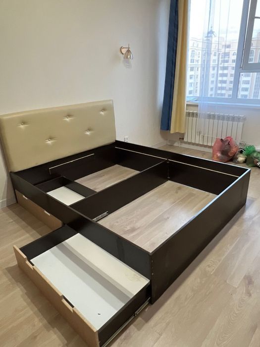 Продам кровать двуспальный